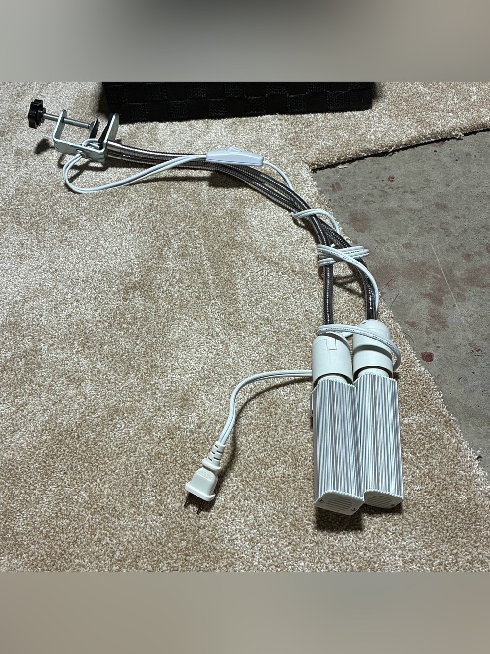 Plant grow lights with adjustable clip